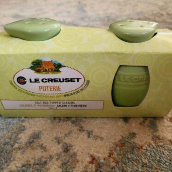 Le Creuset Salt And Pepper Shakers Flint